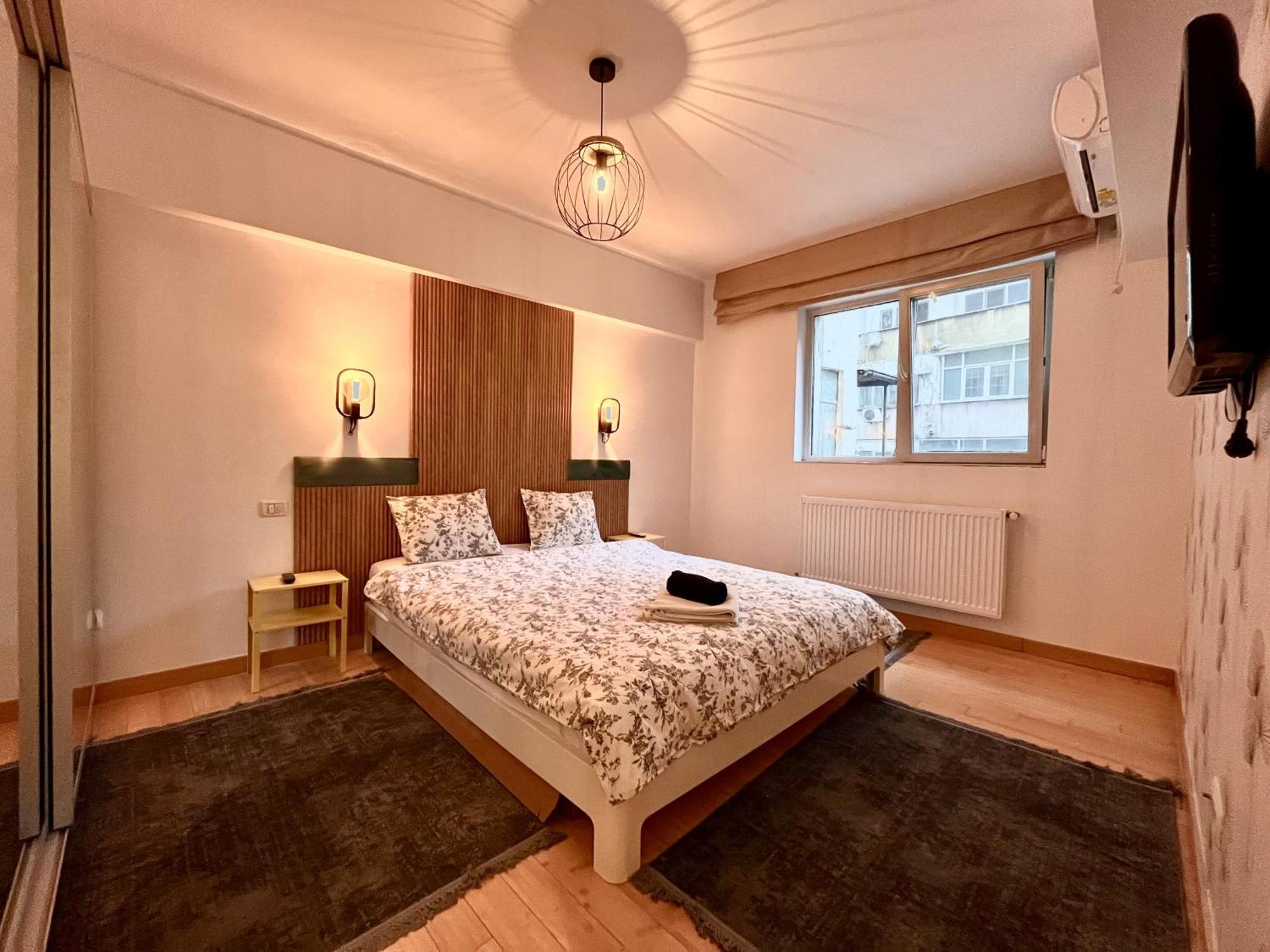 Cozy Apartment With Balcony Бухарест Екстер'єр фото