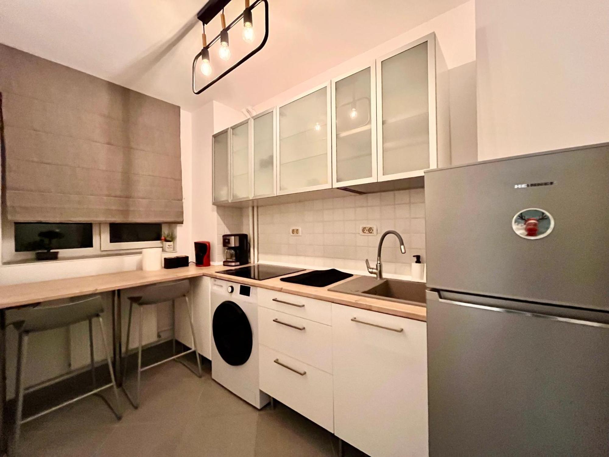 Cozy Apartment With Balcony Бухарест Екстер'єр фото