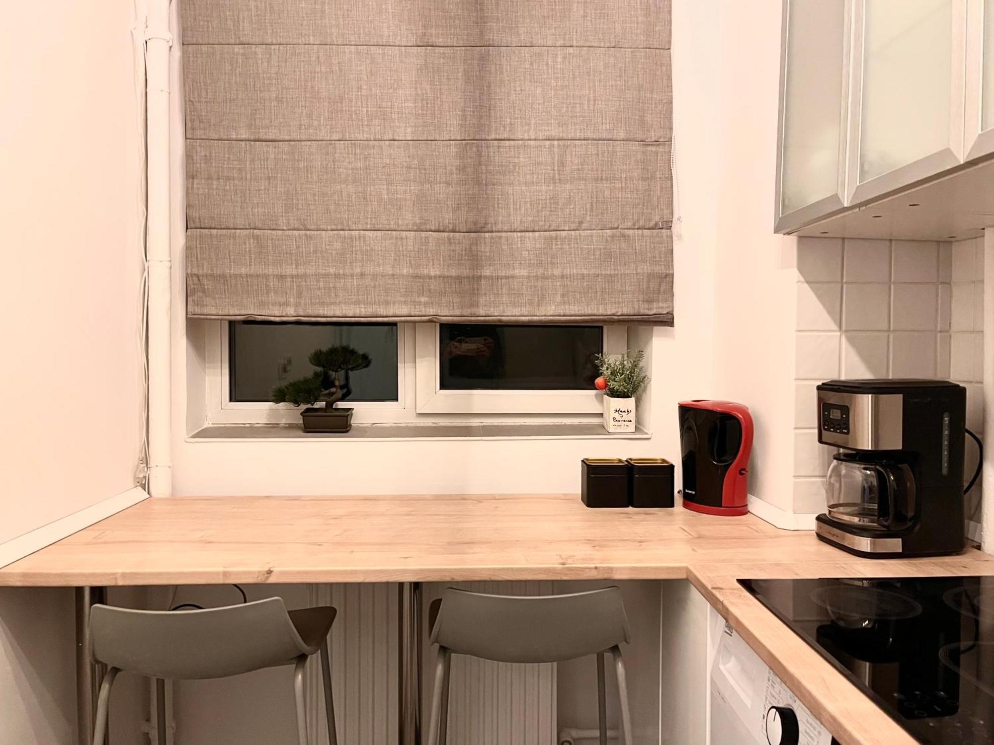 Cozy Apartment With Balcony Бухарест Екстер'єр фото